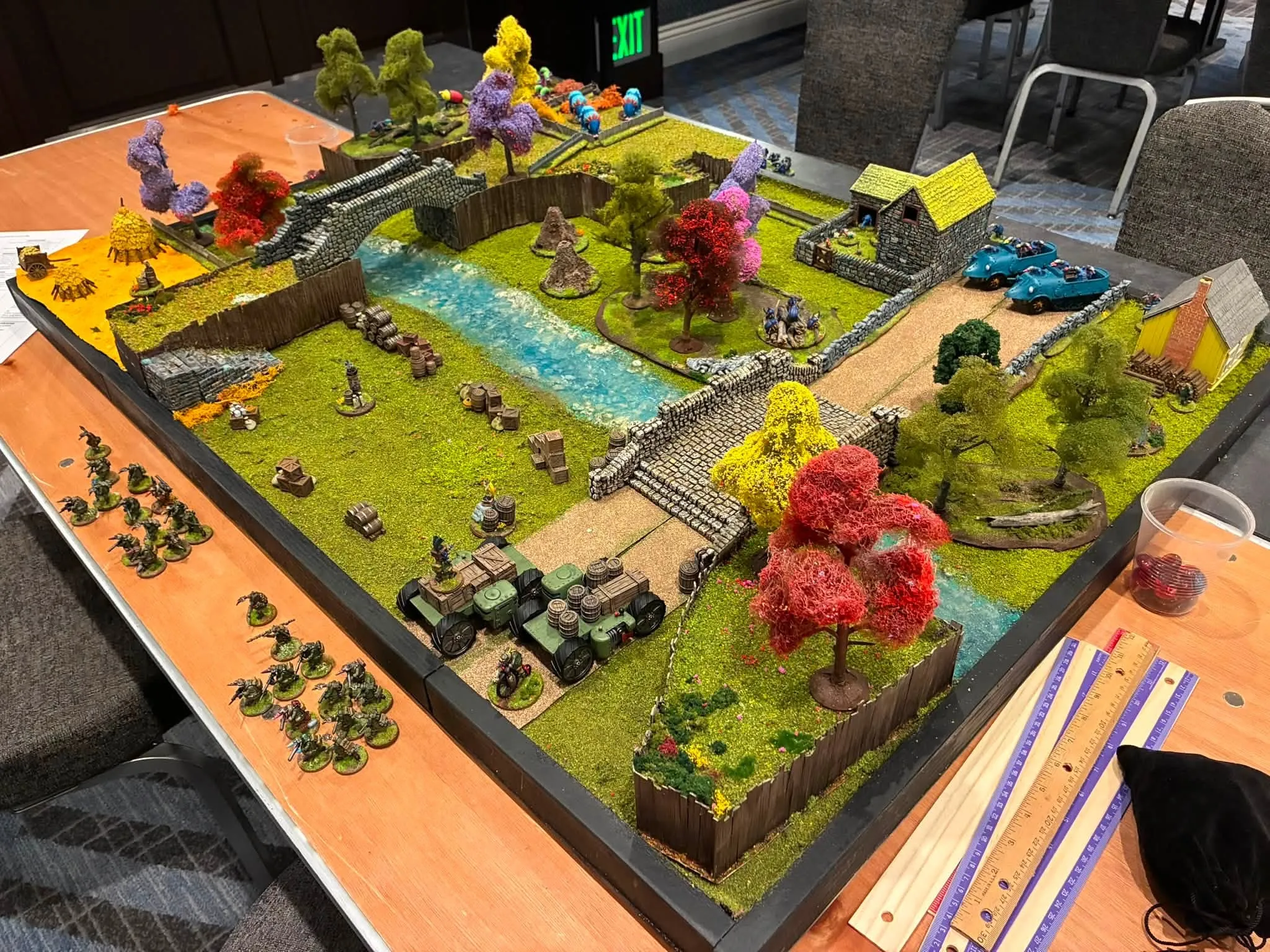 Quar starter set and assembled miniatures